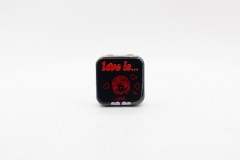 Конфеты освежающие в форме сердца Love is со вкусом клубники 20 гр